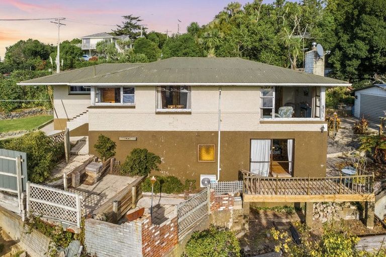 Photo of property in 42 Middleton Road, Kew, Dunedin, 9012