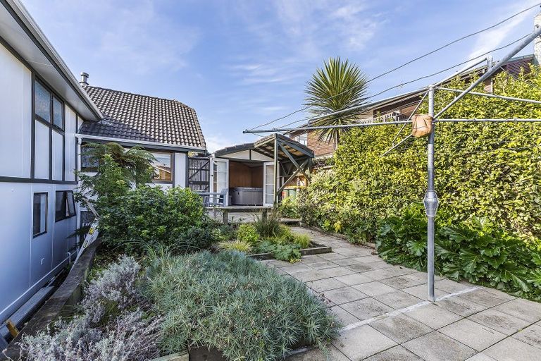 Photo of property in 32 Kinloch Place, Papakowhai, Porirua, 5024