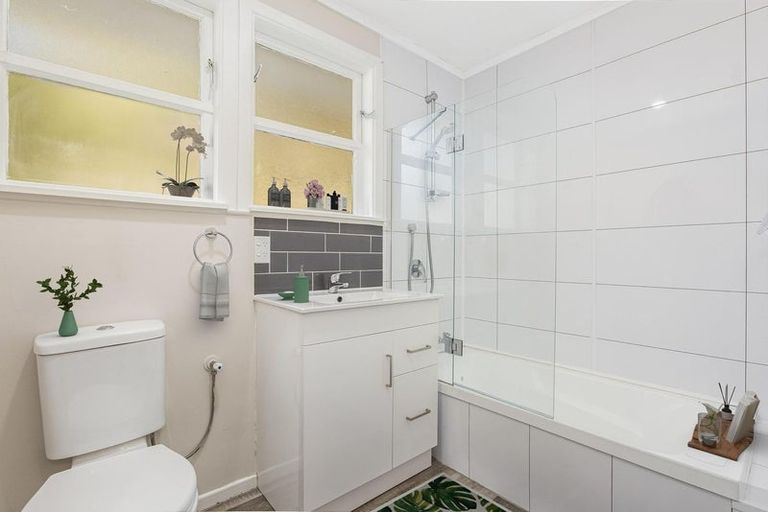 Photo of property in 146 Sievers Grove, Cannons Creek, Porirua, 5024