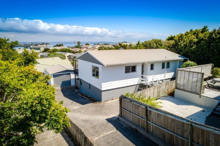 Photo of property in 66b Tiri Road, Manly, Whangaparaoa, 0930