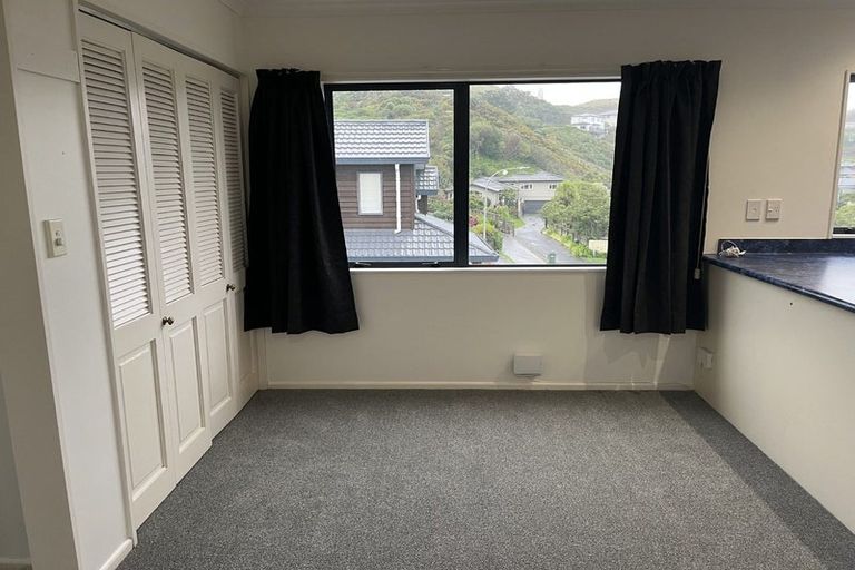 Photo of property in 19 Kilkelly Close, Tawa, Wellington, 5028