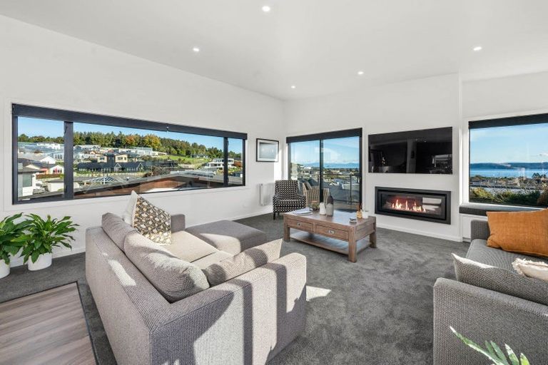 Photo of property in 21 Coprosma Crescent, Waipahihi, Taupo, 3330