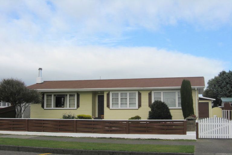 Photo of property in 142 Liverpool Street, Levin, 5510