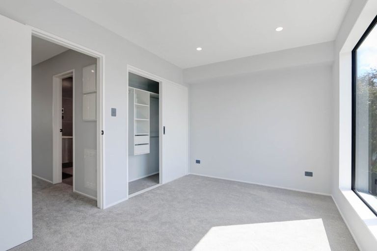 Photo of property in 6b Athena Drive, Totara Vale, Auckland, 0629