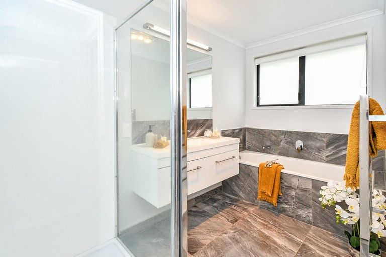 Photo of property in 25 Lippiatt Crescent, Pokeno, 2402