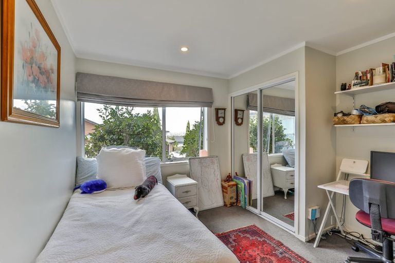 Photo of property in 2/2-22a Balmain Road, Chatswood, Auckland, 0626