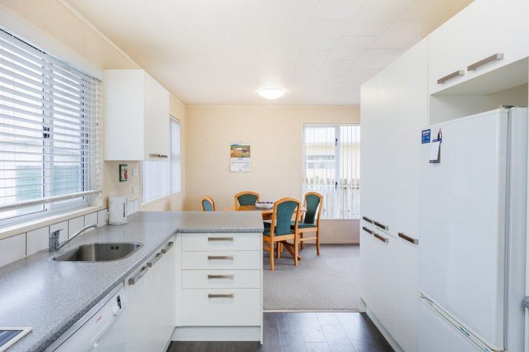 Photo of property in 20 Thomas Place, Foxton Beach, Foxton, 4815