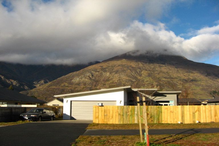 Photo of property in 12 Erskine Street, Lake Hayes, Queenstown, 9304