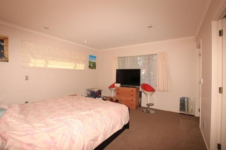 Photo of property in 7a Roberts Road, Glenfield, Auckland, 0629
