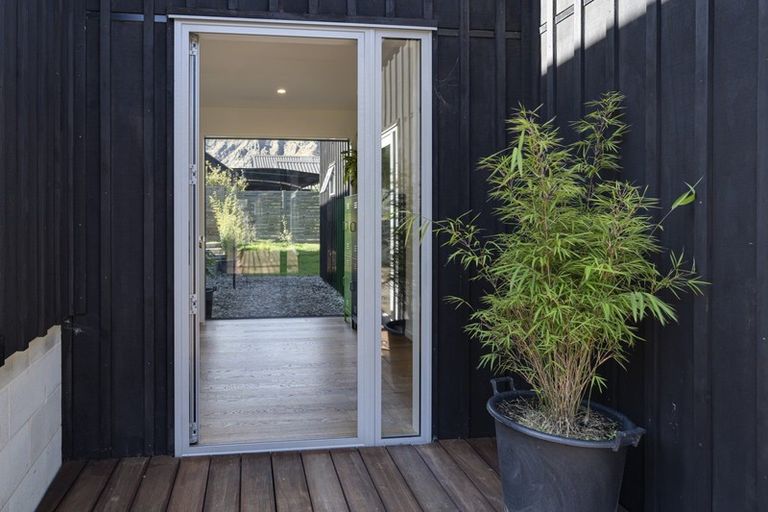 Photo of property in 5 Kincaid Place, Arthurs Point, Queenstown, 9371