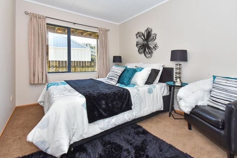 Photo of property in 15 Stevenson Road, Clarks Beach, 2122