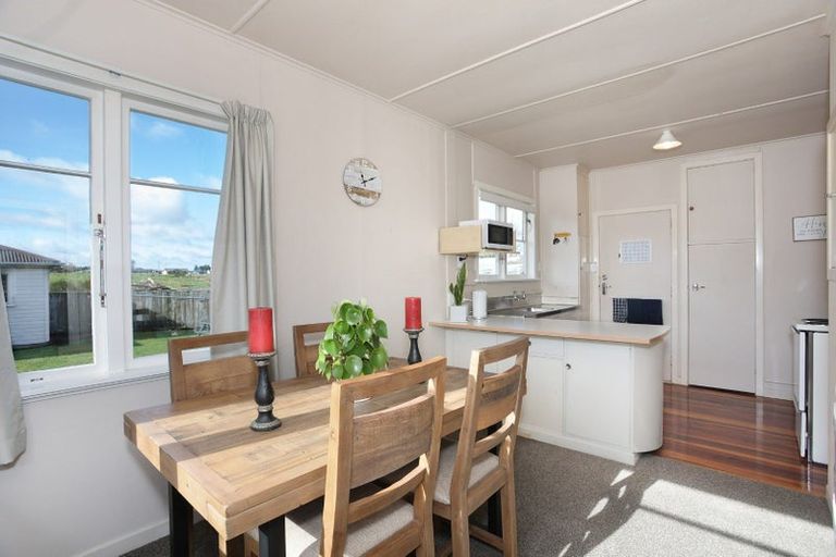 Photo of property in 11 Totara Street, Marton, 4710