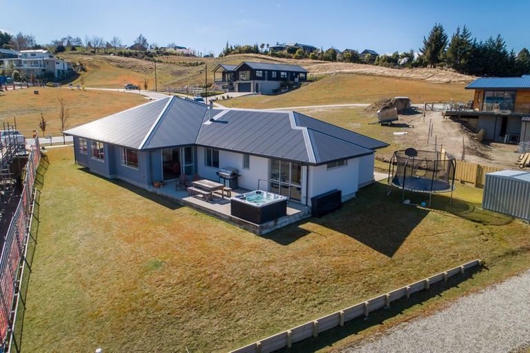 Photo of property in 6 Barclay Place, Wanaka, 9305