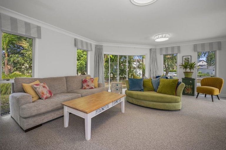 Photo of property in 2 Riviera Court, Papamoa Beach, Papamoa, 3118