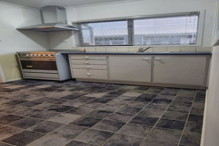 Photo of property in 1/190 Coronation Road, Hillcrest, Auckland, 0627