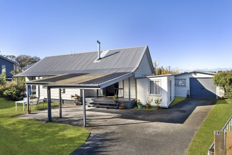 Photo of property in 29 Matthew Place, Kawaha Point, Rotorua, 3010