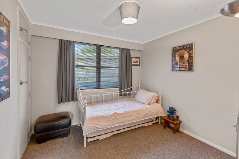 Photo of property in 7 Raglan Avenue, Cloverlea, Palmerston North, 4412