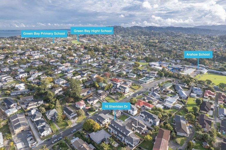 Photo of property in 16b Sheridan Drive, New Lynn, Auckland, 0600