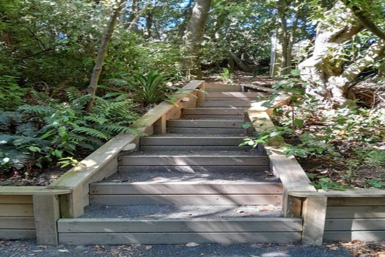 Photo of property in 37 Porterfield Street, Macandrew Bay, Dunedin, 9014