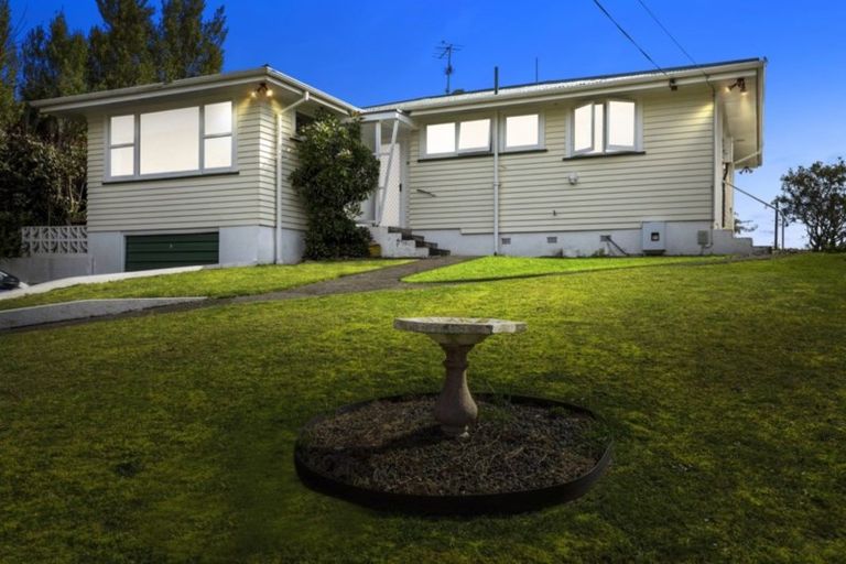 Photo of property in 52 Clawton Street, Westown, New Plymouth, 4310