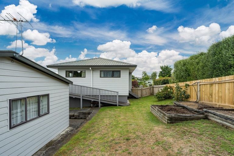 Photo of property in 18 Shera Street, Acacia Bay, Taupo, 3330