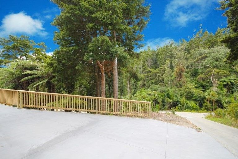 Photo of property in 21 Moller Street, Beach Haven, Auckland, 0626