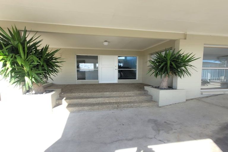 Photo of property in 3 Moera Place, Stanmore Bay, Whangaparaoa, 0932