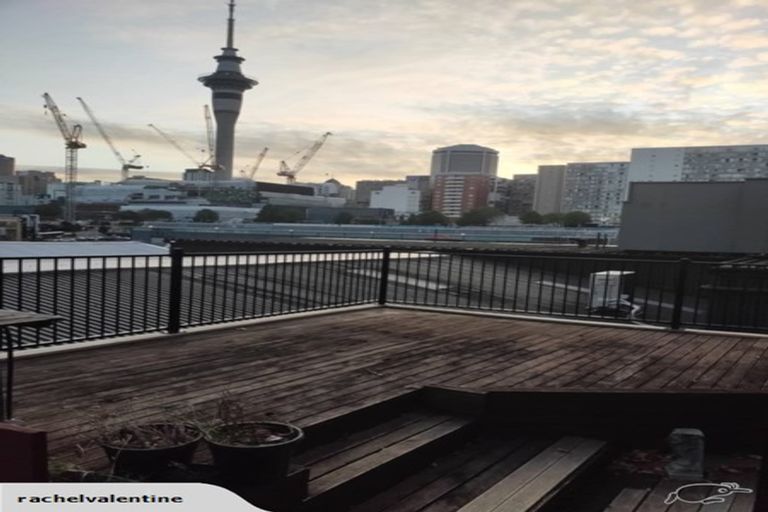 Photo of property in 91a Cook Street, Marfell, New Plymouth, 4310