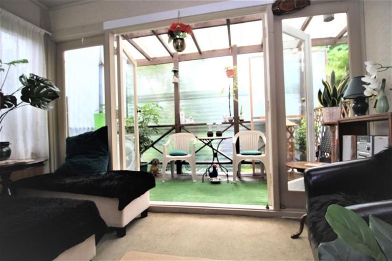 Photo of property in 2 Charles Street, Te Kamo, Whangarei, 0112