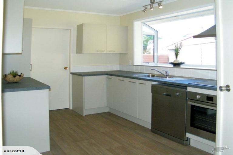 Photo of property in 21 Sutherland Crescent, Westbrook, Palmerston North, 4412