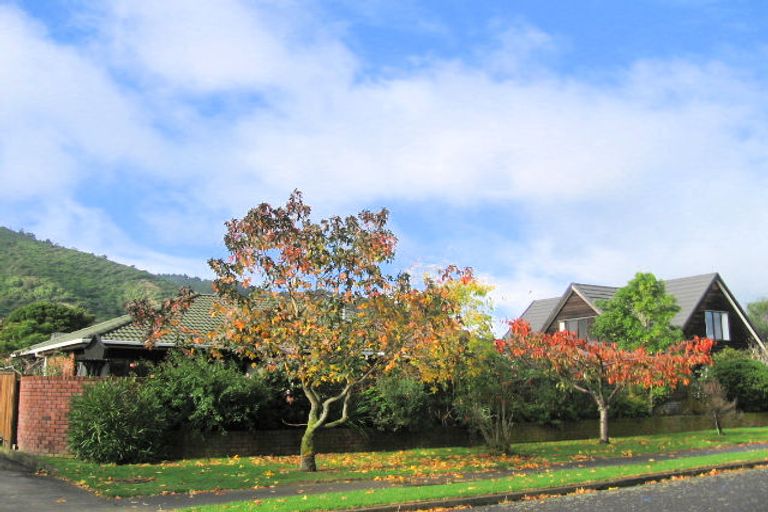 Photo of property in Willow Court, 4/15 Pehi Kupa Street, Waikanae, 5036