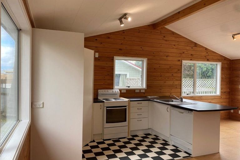 Photo of property in 1008a Hood Street, Mayfair, Hastings, 4122