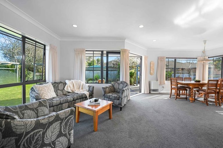 Photo of property in 16 Kenneth Place, Rototuna, Hamilton, 3210