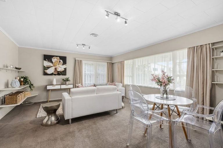 Photo of property in 8 Saint Annes Square, Tawa, Wellington, 5028