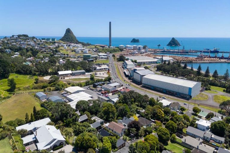 Photo of property in 14 Peace Avenue, Moturoa, New Plymouth, 4310