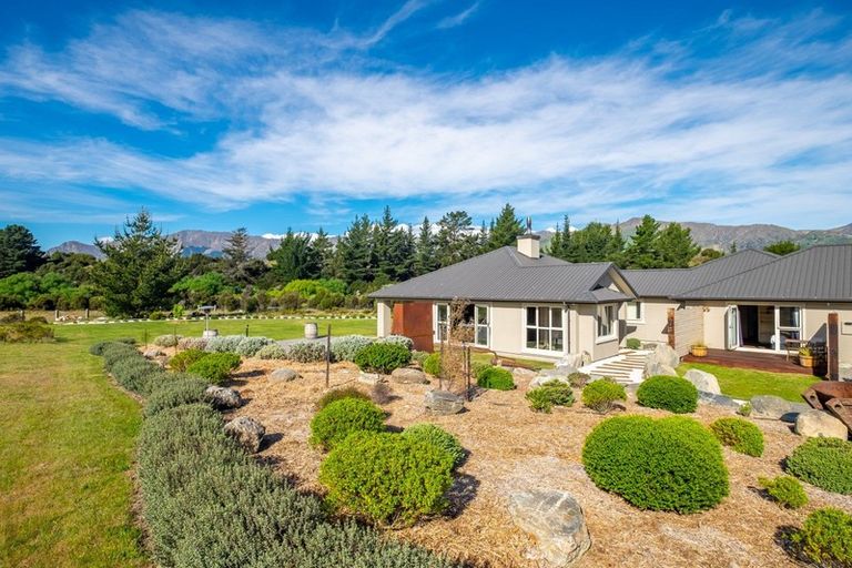 Photo of property in 136 Te Awa Road, Albert Town, Wanaka, 9382