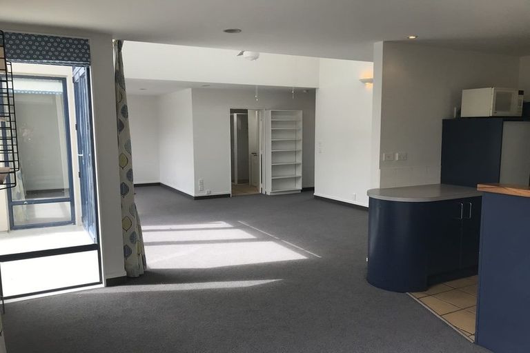 Photo of property in Anderson Apartments, 11/248 Willis Street, Te Aro, Wellington, 6011