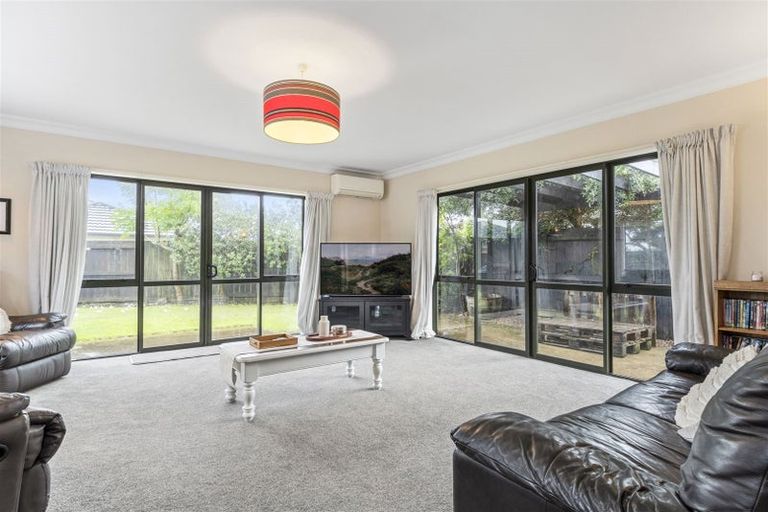 Photo of property in 18 Sarah Place, Papamoa Beach, Papamoa, 3118