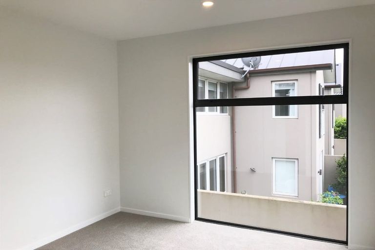 Photo of property in 12 Whai Hua Lane, Mangere Bridge, Auckland, 2022