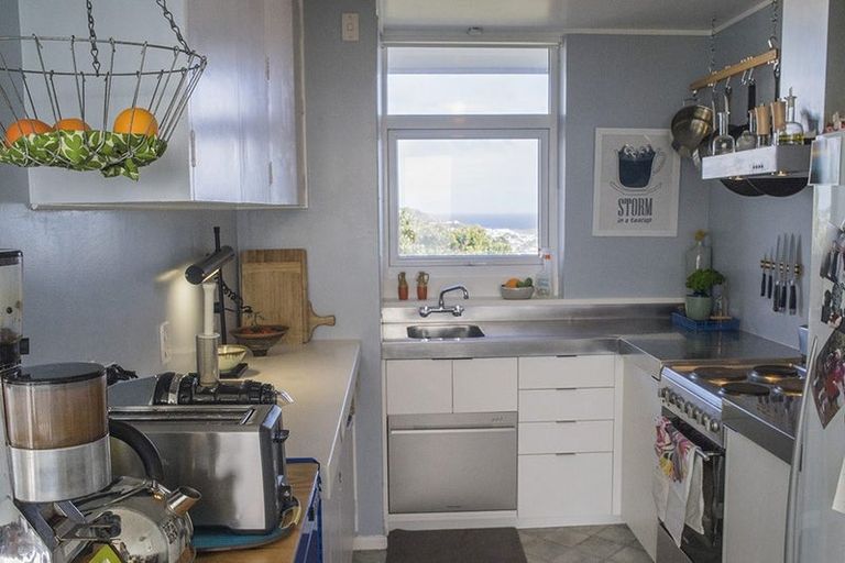 Photo of property in 23uc2 Rangitane Street, Maupuia, Wellington, 6022