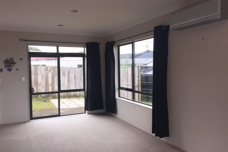 Photo of property in 248 Royal Road, Massey, Auckland, 0614
