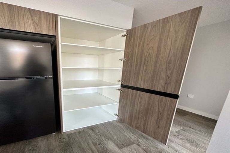 Photo of property in Unit 106,l1, 106/14 Laings Road, Hutt Central, Lower Hutt, 5010