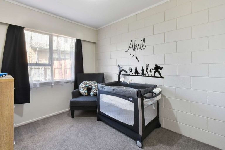 Photo of property in 2/24 Robertson Road, Favona, Auckland, 2024