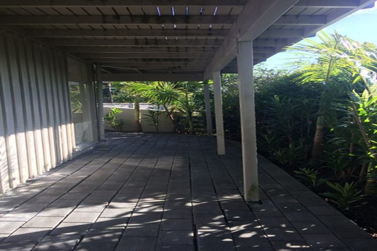 Photo of property in 23 Churchill Road, Murrays Bay, Auckland, 0630