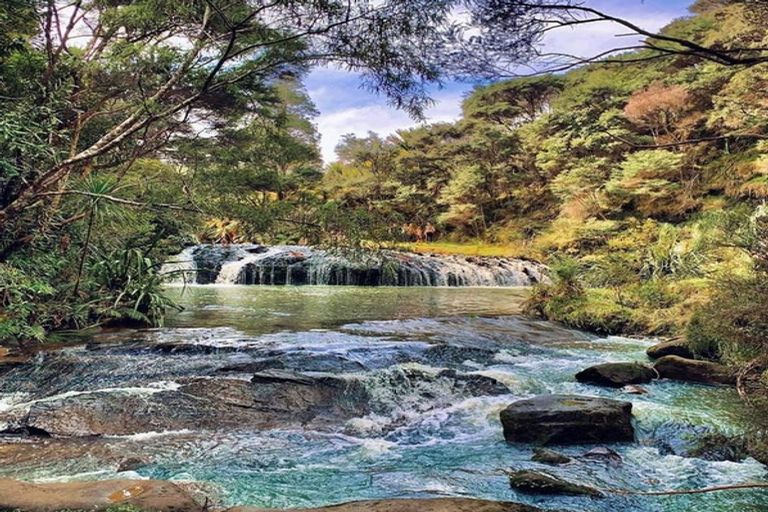 Photo of property in 8 Kumerahou Street, Kumeu, 0810