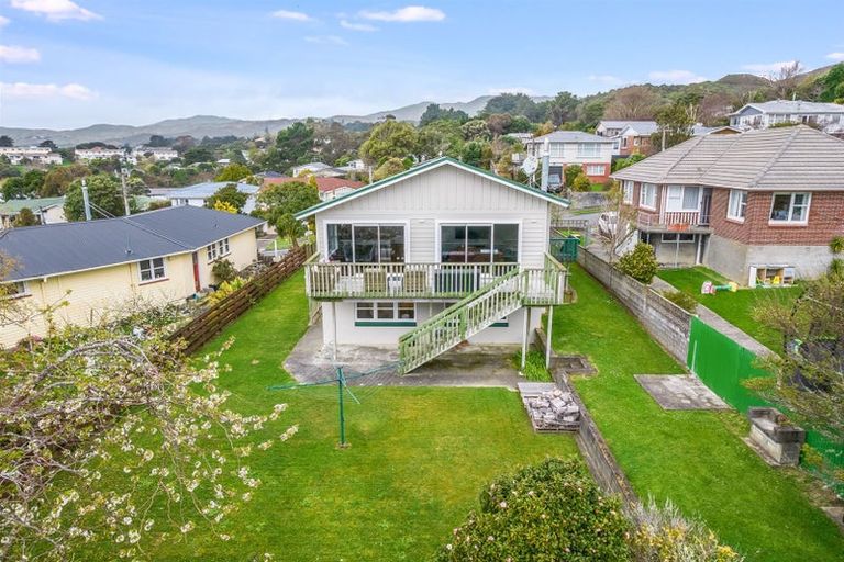 Photo of property in 22 Ernest Street, Ranui, Porirua, 5024