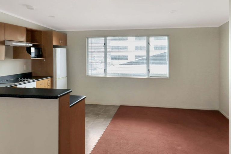Photo of property in 17/3 Kelvin Grove, Te Aro, Wellington, 6011