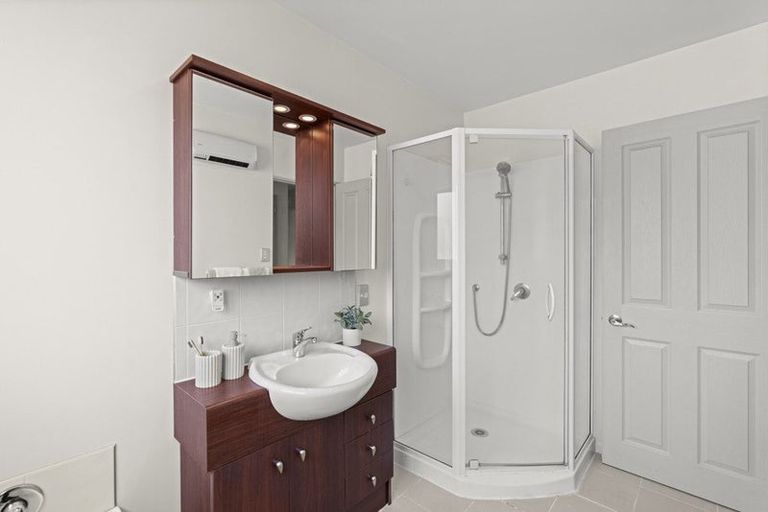 Photo of property in 6a Blarney Place, Casebrook, Christchurch, 8051