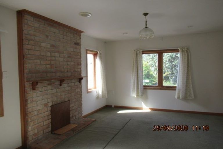 Photo of property in 5 Montana Avenue, Murrays Bay, Auckland, 0630