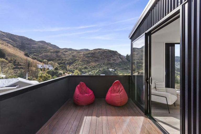 Photo of property in 25g Walkers Road, Lyttelton, 8082